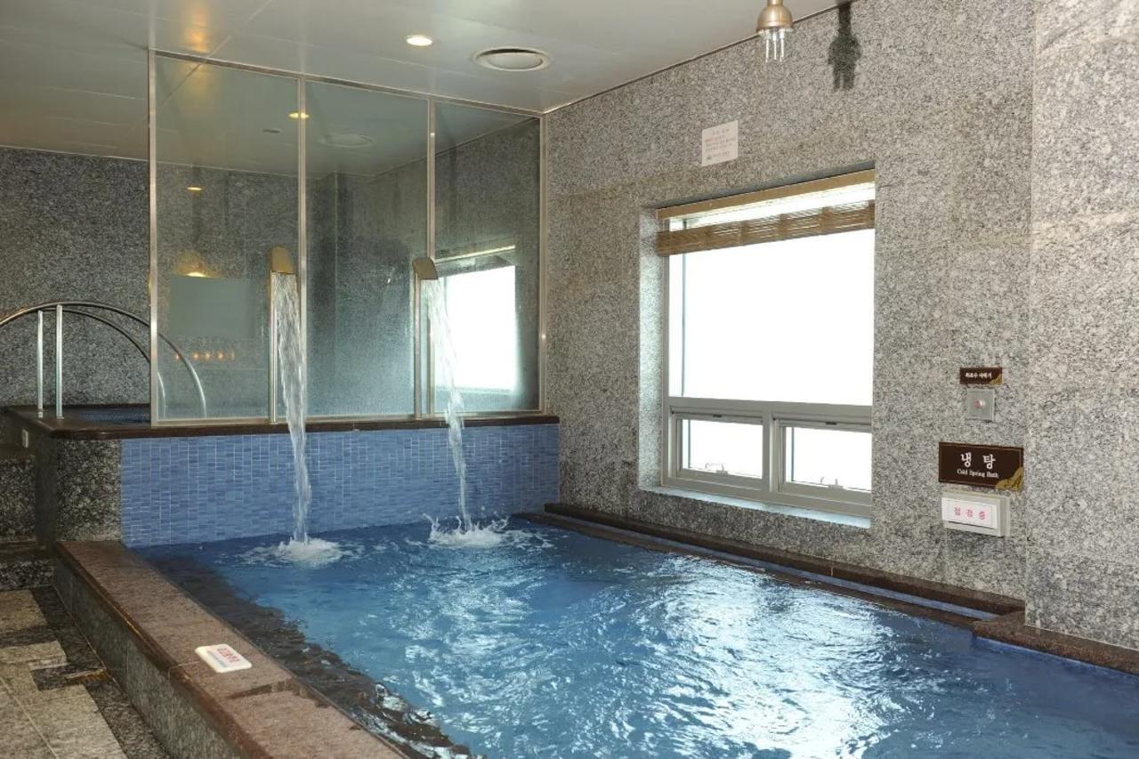 Pineridge Hotel Sokcho Exterior foto