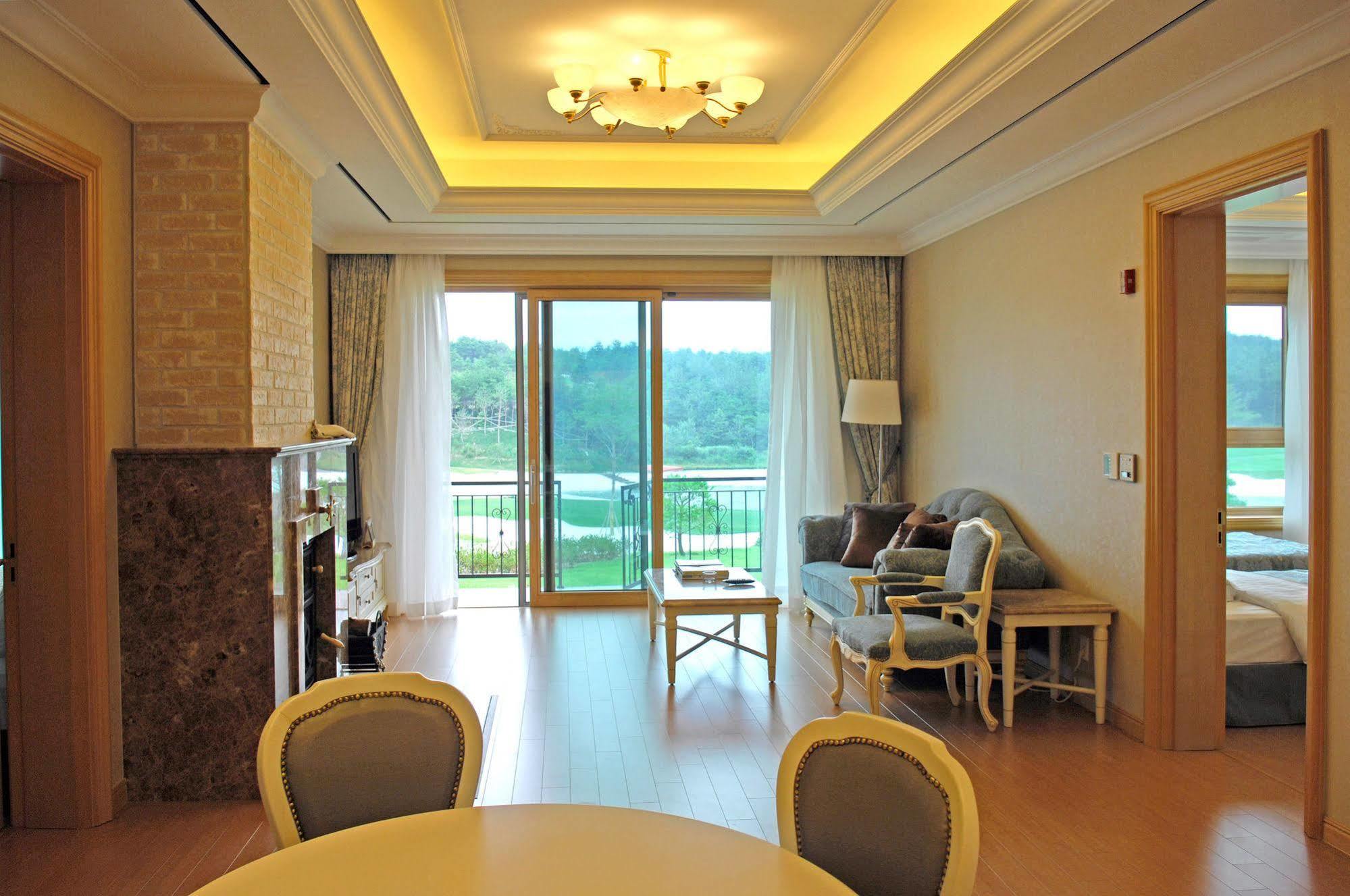 Pineridge Hotel Sokcho Exterior foto